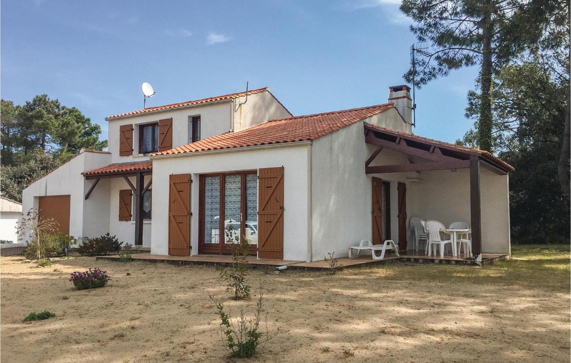 3 Bedroom Gorgeous Home In La Tranche Sur Mer Экстерьер фото